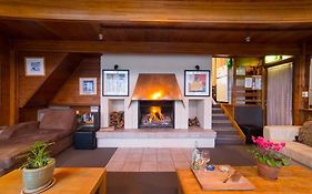 Aneeki Ski Lodge